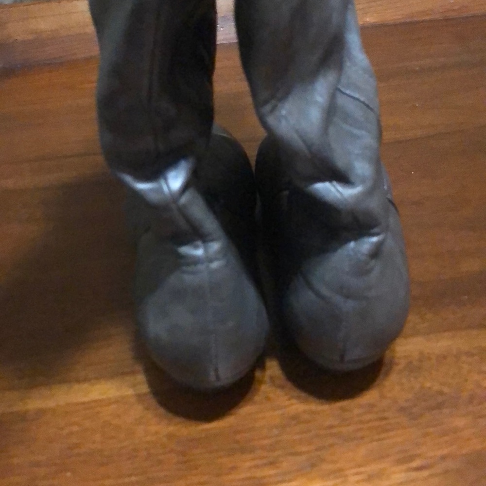 Grey boots - Picture 6 of 9